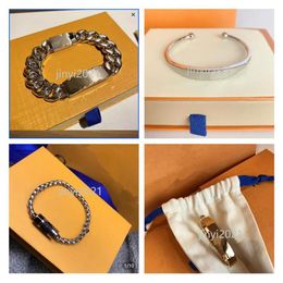 Designer Jewellery Bangle Rose Gold Silver Stainless Steel G cd f tb Cross Pattern Buckle Love Jewellery Women Mens Bracelets Brand Ca295E