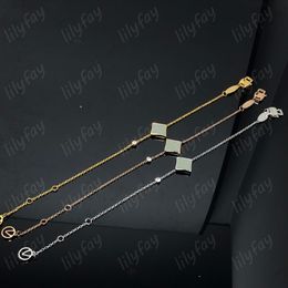Luxury Necklace V Necklaces Designer Jewellery Womens Rose Gold Chains Single Diamond Flower Pendant For Women Party Wedding 925 Silver Hot