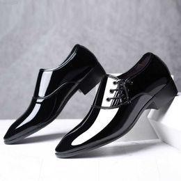 Dress Shoes 2022 Classic Business Men's Dress Shoes Fashion Elegant Formal Wedding Shoes Men Slip on Office Oxford Shoes for Men Black Brown L230720