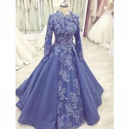Long Sleeve Arabic Dubai Wedding Dresses Jewel Neck Appliques with 3D Flower Organza Muslim Wedding Gowns Abenkleider robe de soir232J