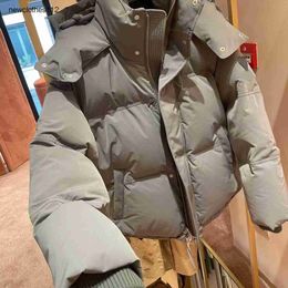 2023 New Off season Down jacket Women's Short Style Couples Loose and Thickened White Duck Down Bread Coat amis