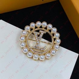 Classic Pearl Alphabet Brooch, Pearl Circle shape corsage, designer jewelry, suits, wool coat accessories Elegant banquet gifts