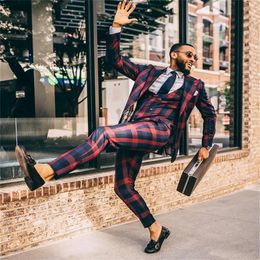 3 Piece Men Suits Red And Navy British Plaid Wedding Tuxedos Modern Design Casual Customised Fit Party Wear Handsome Formal Coat P286C