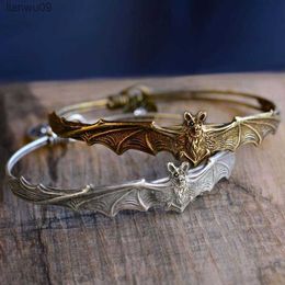 Textured Bat Bracelets for Women Vintage Personalized Bangles Party Gifts Ladies Jewelry Aesthetic Accessories Wholesale L230704
