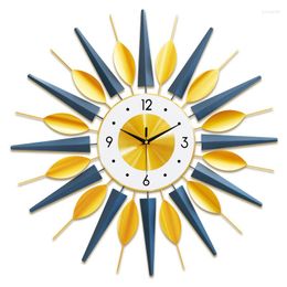 Wall Clocks 2023 European Luxurious Clock Aluminium Frame Circular Living Room Stopwatch Golden Quartz 65 Needles