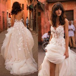 2019 Liz Martinez Beach Wedding Dresses with 3D Floral V-neck Tiered Skirt Backless Plus Size Elegant Garden Country Toddler Weddi319F