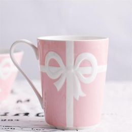 Embossed Bowknot Mug Blue Pink Colour Bone China Mug And Cup 350ml White porcelain coffee mugs Wedding Birthday Gift221s