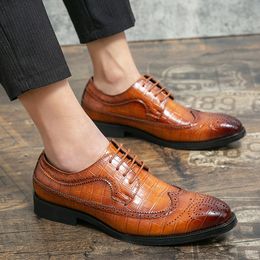 British Style Retro Genuine Leather Brown Brogues Men Low-heel Lace-up Wedding Shoes for Men Low Formal Dress Plus Size 46