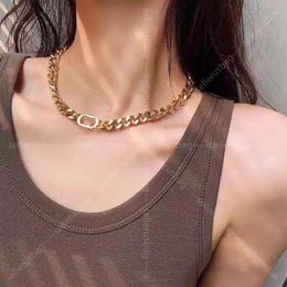 2021 New Necklaces Women Retro Chokers Embellishment Bronze Charm Chain Jewelry Fashion Brass Bracelets Chains260r