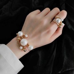 HUANZHI 2020 NEW Geometry Irregular Large Pearl Double Layer Hollow out Bangle Bracelet For Women Girls Party Hot Jewelry Gift L230704