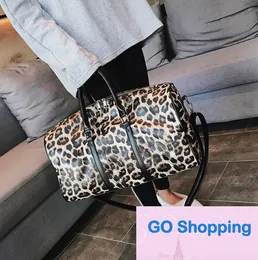 Top Luggage Leopard Print Bag Beach Short Trip Bags Large Capacity Wholesale Travel Bag Leopard Print Handbag