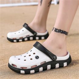 Sandals Men's/Women's Breathable Sliders Outdoor Thick Sole Beach Sandals Women's EVA Non slip Home Garden Hole Shoes Couple Sliders 230719