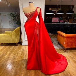 Elegant One Shoulder Red Prom Dresses Pearls Beaded Sexy Side Split Long Evening Gowns Plus Size Mermaid Pageant Dress2097