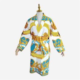 Classic Unisex Bath Robe Baroque Palace Pattern Bathrobe With Belts Men Women Sleep Night Robes Spring Autumn Couple Designer Slee235o