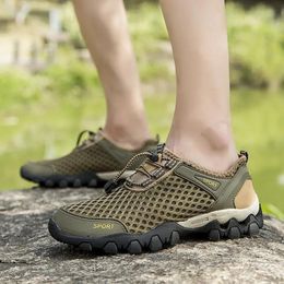 Buty wodne unisex butów pływactwa męskie buty sportowe o siatce na zewnątrz boso plaża ślizgająca się na sandałach 230719