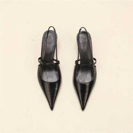 Toteme designer shoes Womens Sandals Top-quality Fashion Pointed Low Heel Versatile Baotou Womens Shoes Flat Sandals Womens
