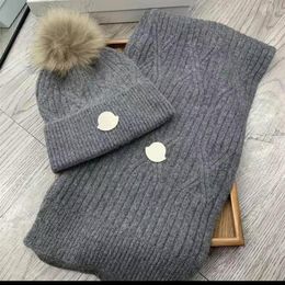 2022 Classic suit hat Hat scarf Cashmere rabbit cashmere quality The warm is super comfortable Men and women can do a couple of st240E
