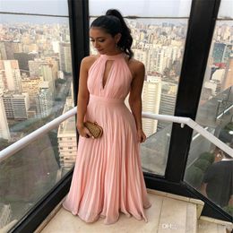 Simple Summer Beach Boho Chiffon Bridesmaids Dresses A Line Halter Neck Pleats Wedding Guest Party Dresses Long Maid of Honor Gown231y