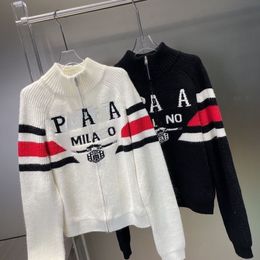 The latest designer knit cardigan double P letter jacquard T-shirt style turtleneck thin knit jacket for men and women alike