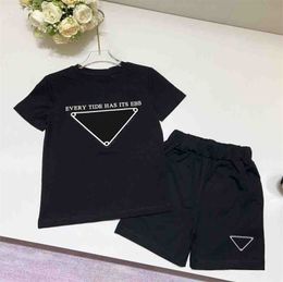 Designer baby kids Shirt sets girls Luxury short sleeve suits boys cool summer Tshirt set fashion letter clothing sets childrens clothes