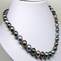 Hervorragende 18 8-9 mm natürliche Tahiti-Perlenkette mit echten schwarzen Multic-Rundperlen244a