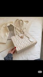 Tasarımcı çantaları omuz çanta çanta kadın moda çantası çapraz vücut yarı ay lüksleri gerçek deri klasik retro cüzdanlar kare çanta büyük kapasite0841