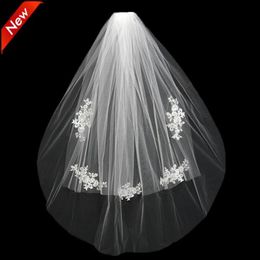 2022Short Wedding Bride Veil Custom Made Lace White Ivory Two Layers Tulle Comb Vail Accessories Hat Veil Bridal Veils Appliqued290E