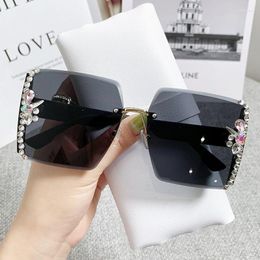 Sunglasses 2023 Fashion Vintage Rimless Rhinestone Women Cutting Lens Gradient Diamond Female Sun Glasses Feminino