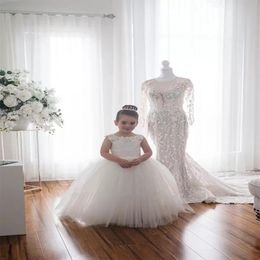 Cute White Lace Little Kids Flower Girl Dresses Princess Jewel Neck Tulle Applique Puffy Floral Formal Wears Party Communion Pagea244O