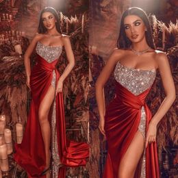 2022 Red Scoop Mermaid Evening Dresses Sleeveless Sparkly Sequined Sexy Split Side Prom Gowns Plus Size Party Dress C0213290n