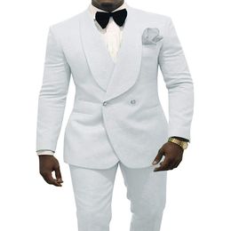 Embossing Groom Tuxedos White Men Wedding Tuxedos Shawl Lapel Man Jacket Blazer Fashion Men Prom Dinner 2Piece SuitJacket Pants T263r