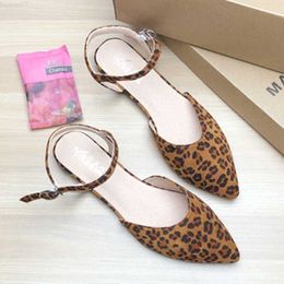 Dress Shoes Lady Leopard Brown Yellow OL Sandals Closed Toe Buckle Strap Flock Shoes Pointy Mouth Flats Elegant Simple Items American Style L230721