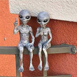 Alien Garden Resin Statue Meditating Alien Art Statue Sculpture Ornament Indoor Outdoor Decoration Garden Extraterrestrial Decor Q290l