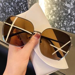 Korean Trends Oversized Oval Metal Frame Sunglasses Women Gradient Lenses Big Sun Glasses Driver Outdoor Beach Fashion Eyewear SG668