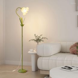 Floor Lamps Flower Design Lamp With Lampshade Stand Lighting LED For Children's Room Decoration Living Rooms Home Aesthetic Bedroom