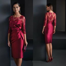 Chic Burgundy Mother Of The Bride Dresses Satin Appliqued Lace A Line Knee Length Wedding Guest Dress Ruffles Plus Size Evening Go309C
