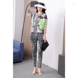 Women's Two Piece Pants 2023 Summer Miyake Pleated Print Cardigan Design Layered Sense Of Thinness To Reduce The Age Women Casual Suit Loose