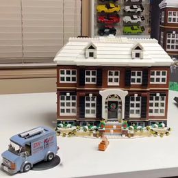 Action Toy Figures Ideas Movie 3955pcs MOC 21330 Home Alone House Set Dolls Car Model Building Blocks Bricks Educational Toys Kids Christmas Gifts 230721