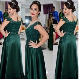 Stunning Emerald Green Mother Of The Bride Dresses Sheer Neck Beaded Lace Appliques Formal Groom Mother Wedding Guest Dress 2020 P250a