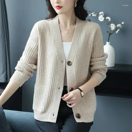 Women's Knits Spring Autumn Women Short Knitted Cardigan Fashion Middle-Aged Mom V-Neck Pocket Solid Colour Knitwear Sweater Ladies G2867