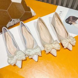 Dress Shoes Luxury Beads silk bow-knot flats woman sequined cloth sneaker shoes women thick heels loafers pointed toe pearl moccasins 2022 L230721