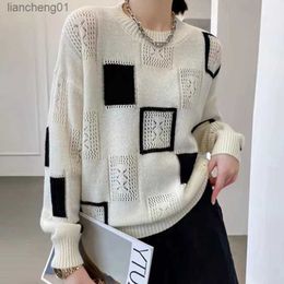 패션 탑 2022 여성 대형 스웨터 가을 겨울 새로운 컬러 블록 격자 무늬 니트 풀버 라운드 넥 레트로 따뜻한 스웨터 l230619