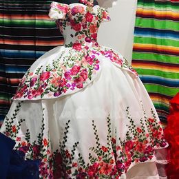 2022 Puffy Embroidery Quinceanera Dress Off the Shoulder Sweet 15 Dress Long Mexican Prom Party Gowns318q