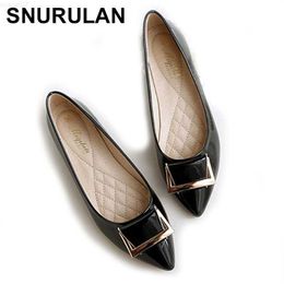 Dress Shoes SNURULAN Fashion Women Shoes Flats Boat Shoes Designer Shoes Luxury Women 2020 New Pointed Metal Decoration Slip-on Leather Shoe L230721