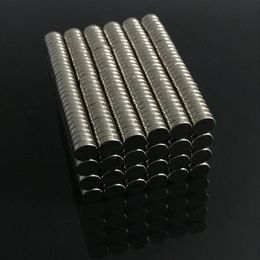 Whole- 1set 100pcs 4mm x 1mm Small Round Neodymium Disc Magnets Dia N35 Strong Rare Super Powerful Earth Magnet319r