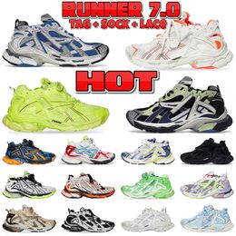 2023 Super Designers Women Men Runner 7 casual shoes Runner 7.0 Transmit sense retro Trainers black white pink Graffiti Lime Yellow blue wine red runner sneaker