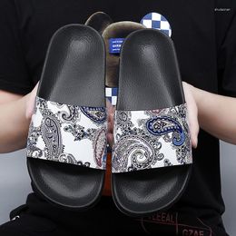 Slippers Cloud Cushion Slides Men Bandana Non-Slip Shower Sandals Open Toe For Bathroom Designer Beach Walking Shoes
