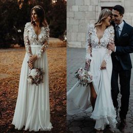 2021 Lace Appliqued Plus Size Bohemian Wedding Dress Cheap Long Sleeves V Neck Chiffon Beach Boho Bridal Gown192c