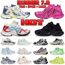 2023 top Runner 7.0 hike Shoes Womens Mens athletic Graffiti Trainers Black White Pink yellow blue red Trend designer vintage Jogging 7s sports Sneakers size eur36-46