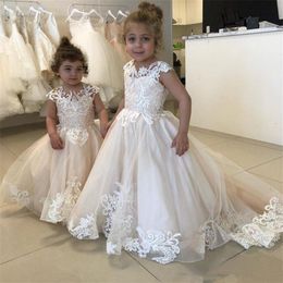 Ivory Lace Flower Girls Dresses Sheer Neck Cap Sleeves Appliques Tulle Wedding Girls Pageant Dresses Party Dresses For Teens252P